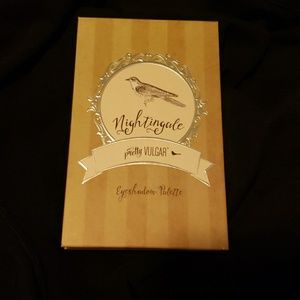 😍 Pretty Vulgar Nightingale eyeshadow palette
